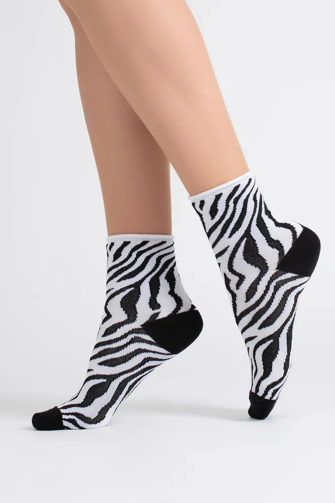 Жіночі шкарпетки Зебра WS2 FASHION 2504 Giulia (black/white), чорний/білий