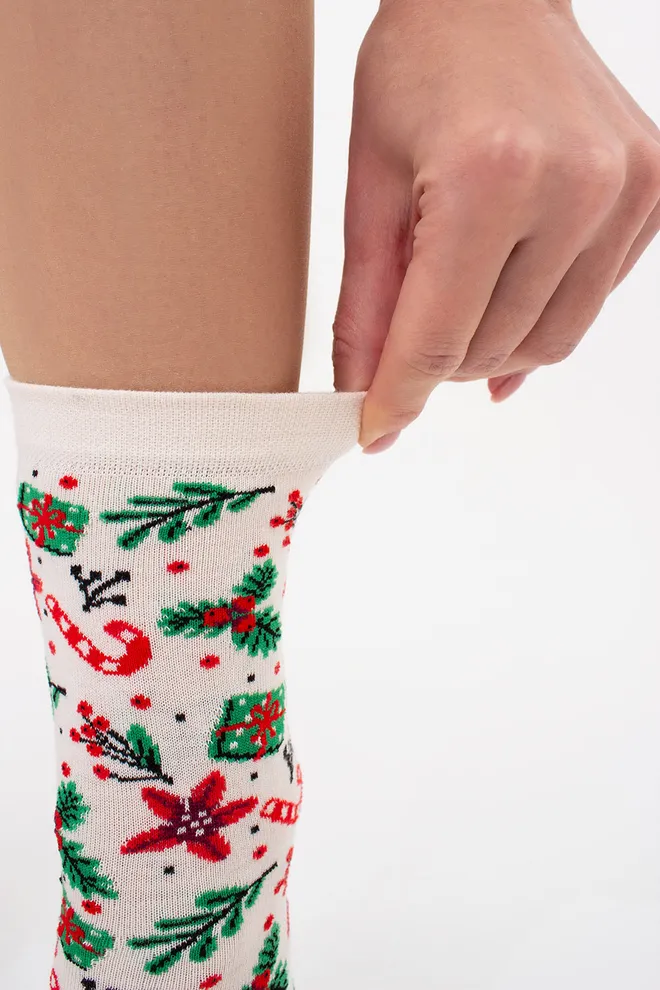 Шкарпетки жіночі з новорічною тематикою WS3 NEW YEAR 2409 Giulia (powder puff), бежевий